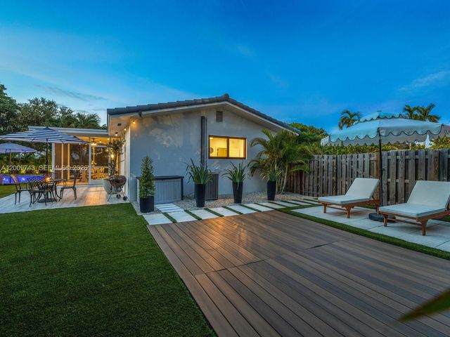 11504 NE 6th Ave, Biscayne Park, FL 33161