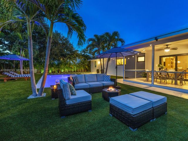 11504 NE 6th Ave, Biscayne Park, FL 33161