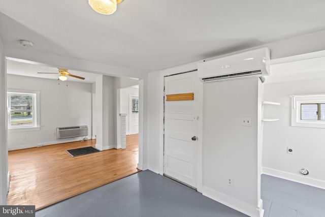 822 N COMMERCE AVE, Front Royal, VA 22630