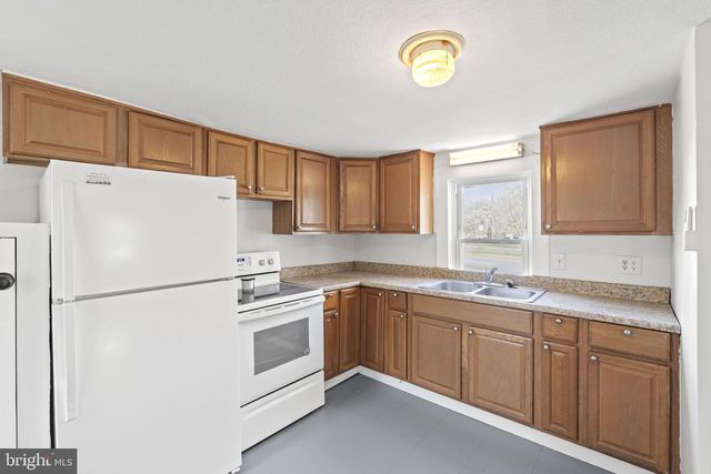 822 N COMMERCE AVE, Front Royal, VA 22630