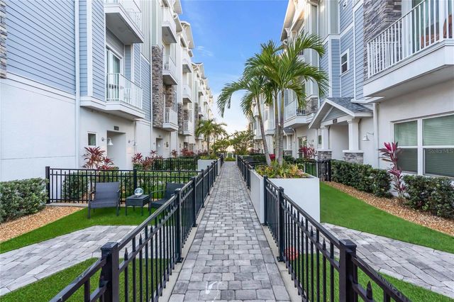 506 LAUREL PARK DRIVE 506, Sarasota, FL 34236