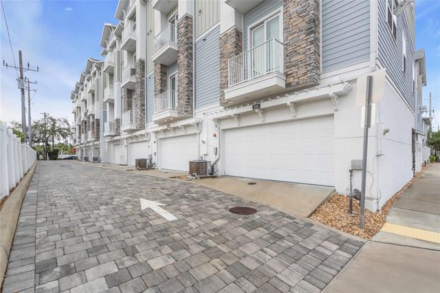506 LAUREL PARK DRIVE 506, Sarasota, FL 34236