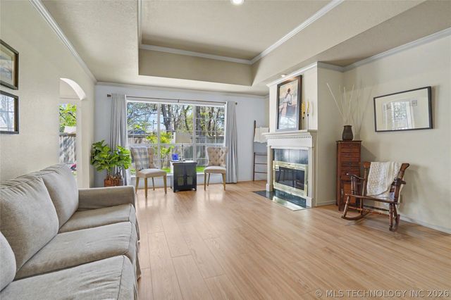 5527 S Delaware Court, Tulsa, OK 74105