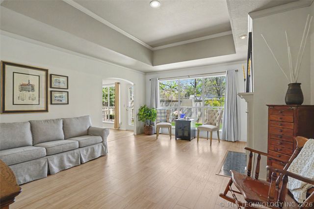 5527 S Delaware Court, Tulsa, OK 74105