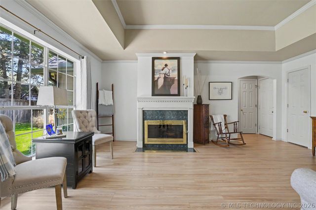 5527 S Delaware Court, Tulsa, OK 74105