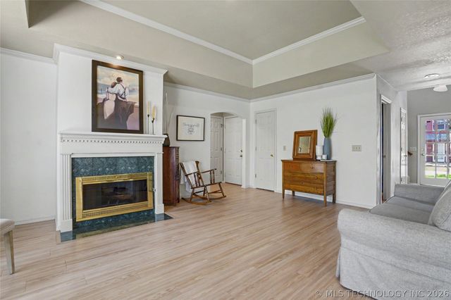 5527 S Delaware Court, Tulsa, OK 74105