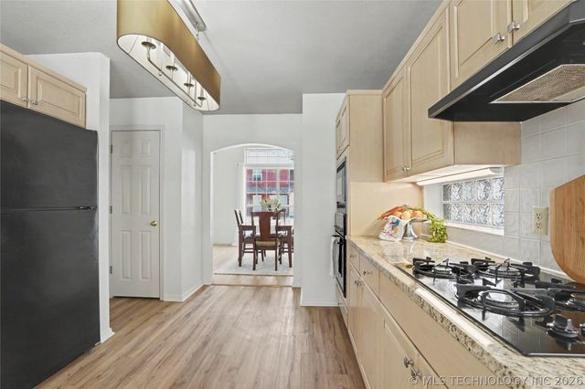 5527 S Delaware Court, Tulsa, OK 74105