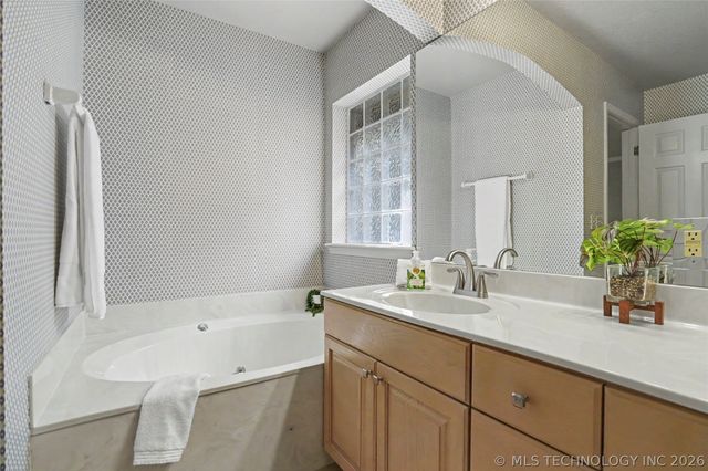 5527 S Delaware Court, Tulsa, OK 74105