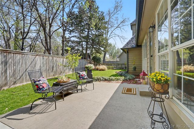 5527 S Delaware Court, Tulsa, OK 74105