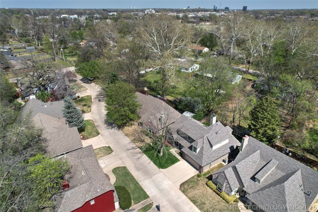 5527 S Delaware Court, Tulsa, OK 74105