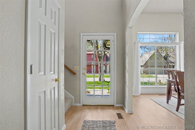 5527 S Delaware Court, Tulsa, OK 74105