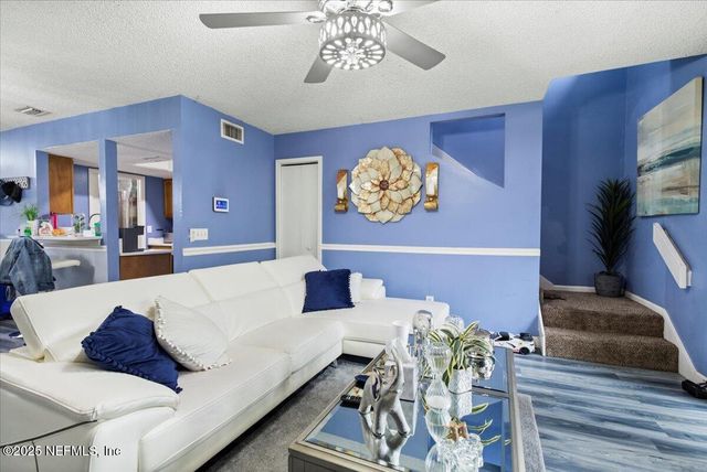 5548 MARATHON Parkway, Jacksonville, FL 32244