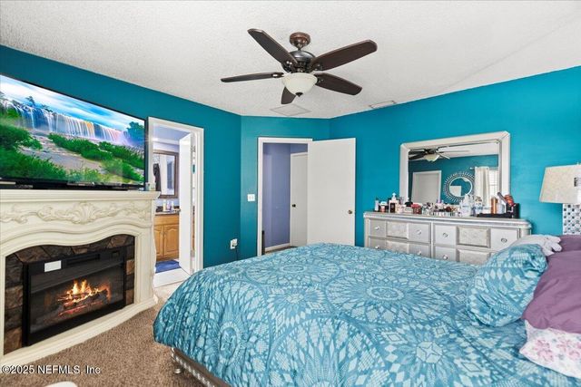 5548 MARATHON Parkway, Jacksonville, FL 32244