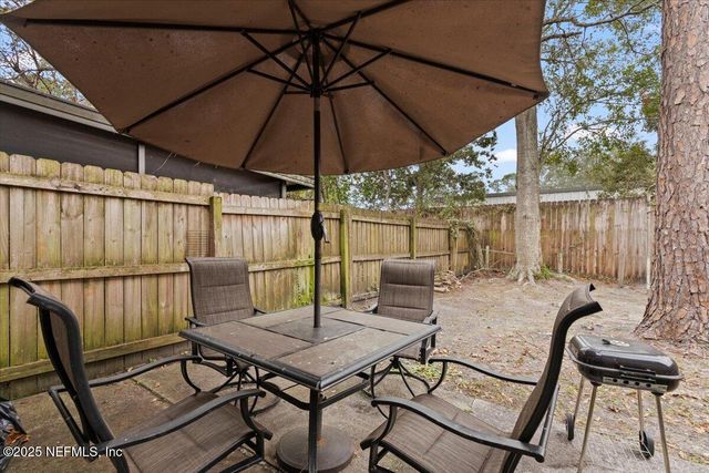 5548 MARATHON Parkway, Jacksonville, FL 32244