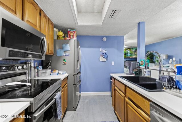 5548 MARATHON Parkway, Jacksonville, FL 32244