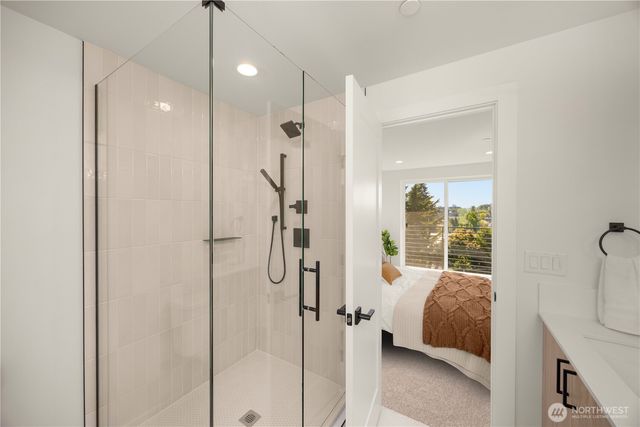 3852 Carr Place N, Seattle, WA 98103