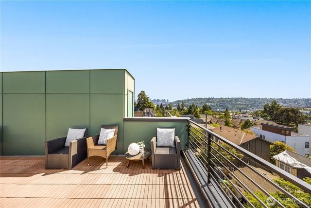 3852 Carr Place N, Seattle, WA 98103