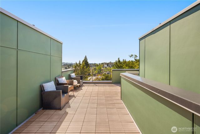 3852 Carr Place N, Seattle, WA 98103
