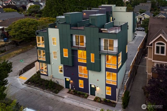 3852 Carr Place N, Seattle, WA 98103