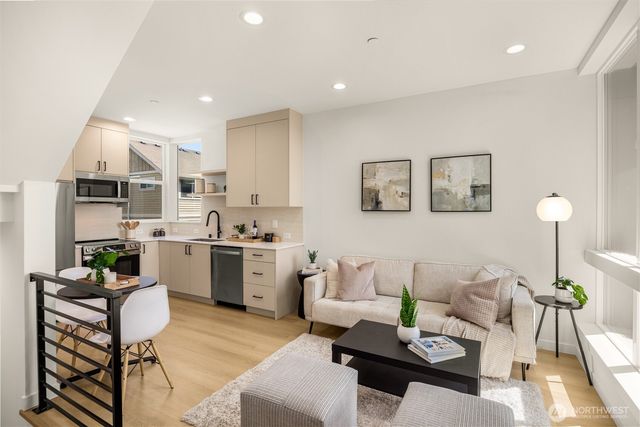 3852 Carr Place N, Seattle, WA 98103