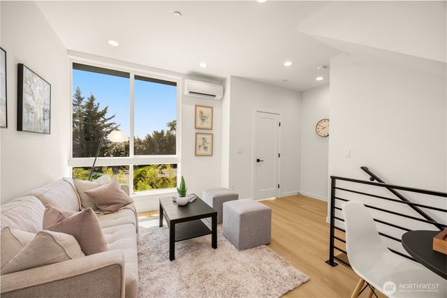 3852 Carr Place N, Seattle, WA 98103