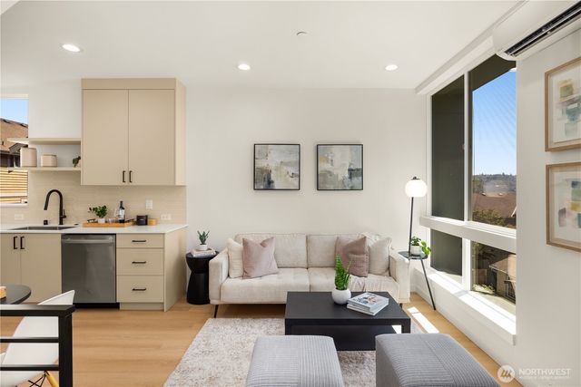 3852 Carr Place N, Seattle, WA 98103