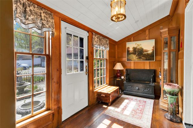 210 Old Town Road, East Setauket, NY 11733
