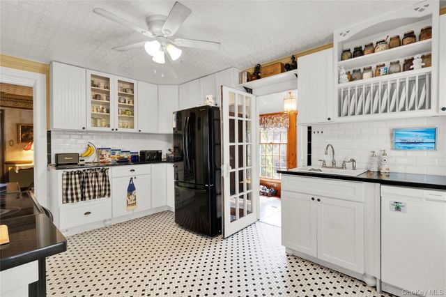210 Old Town Road, East Setauket, NY 11733
