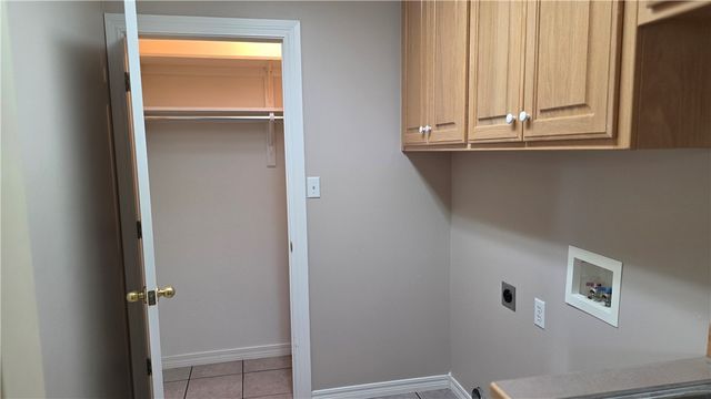 2415 W 8th Street, Russellville, AR 72801