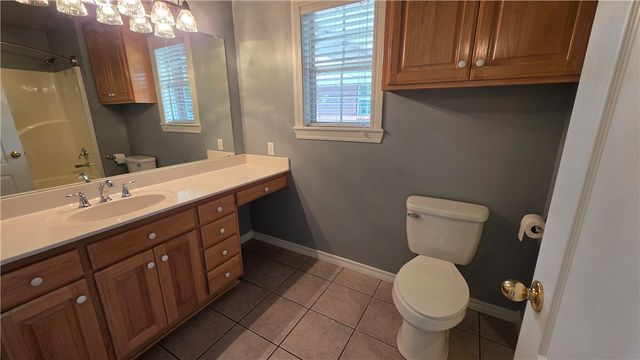 2415 W 8th Street, Russellville, AR 72801