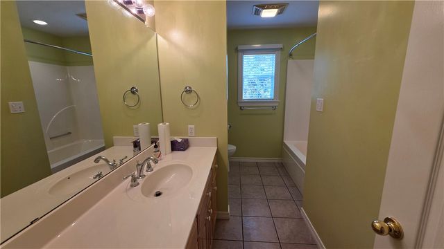 2415 W 8th Street, Russellville, AR 72801