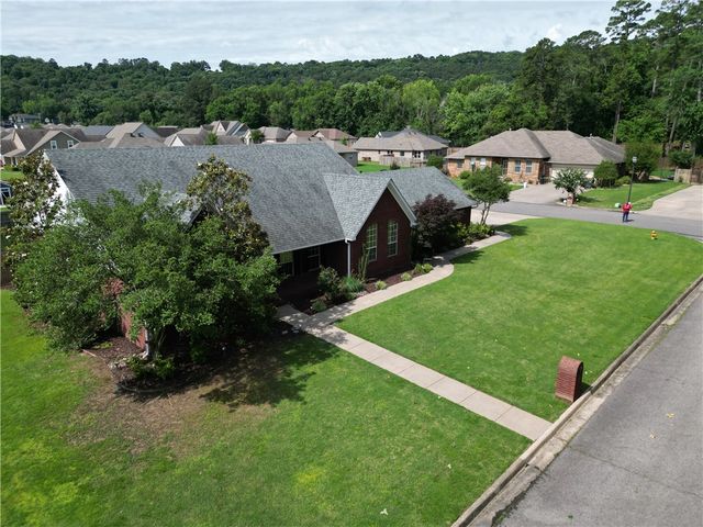 2415 W 8th Street, Russellville, AR 72801