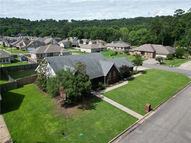 2415 W 8th Street, Russellville, AR 72801