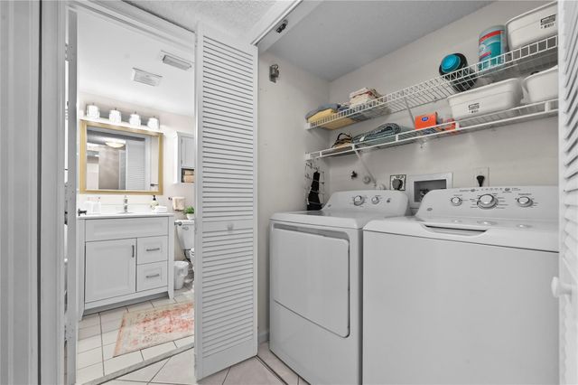 9716 Sills Drive 103, Boynton Beach, FL 33437