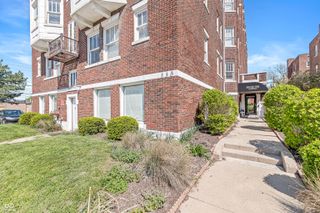 230 E 9th Street 302, Indianapolis, IN 46204