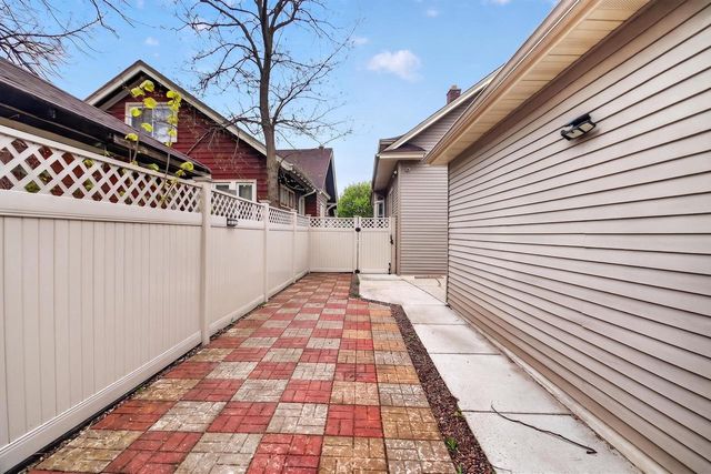 2534 N 46th STREET, Milwaukee, WI 53210