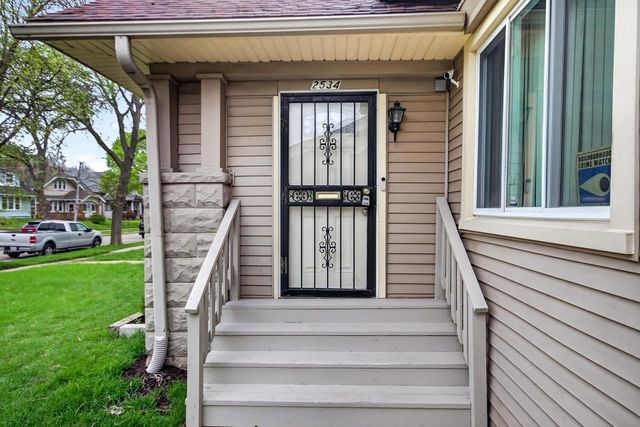 2534 N 46th STREET, Milwaukee, WI 53210