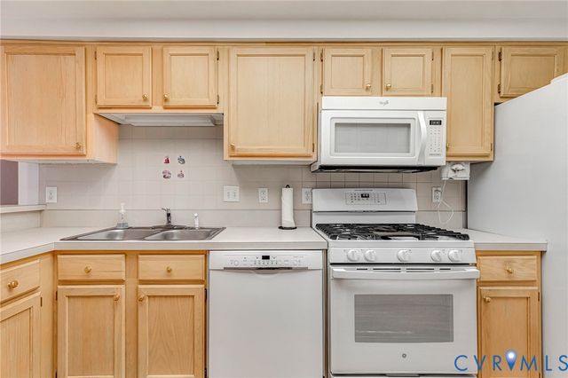 1536 Patriot Cir, Glen Allen, VA 23059