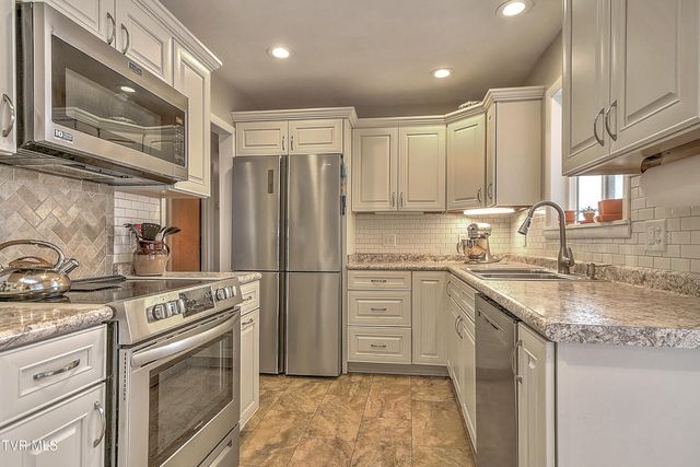 806 Hollis Street, Kingsport, TN 37660