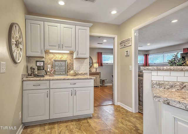 806 Hollis Street, Kingsport, TN 37660