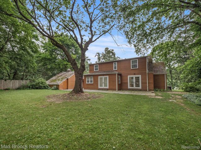 27180 WELLINGTON Road, Franklin Village, MI 48025