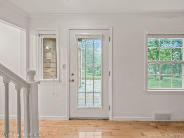 27180 WELLINGTON Road, Franklin Village, MI 48025