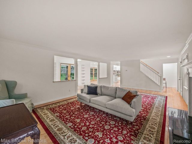 27180 WELLINGTON Road, Franklin Village, MI 48025