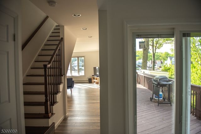 32 Mcnabb Rd, Jefferson Twp., NJ 07849