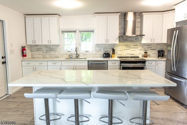 32 Mcnabb Rd, Jefferson Twp., NJ 07849