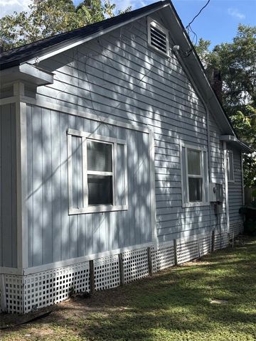 1103 NE 9TH AVENUE, Ocala, FL 34470