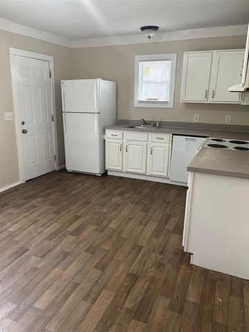 1103 NE 9TH AVENUE, Ocala, FL 34470