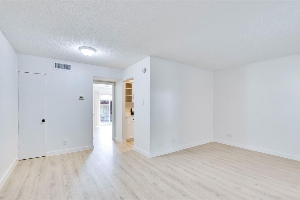 2314 Parker LN 12, Austin, TX 78741