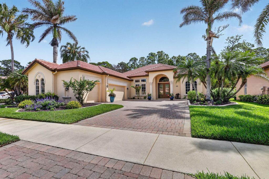 808 SW Classico Court, Port St. Lucie, Port St Lucie, FL 34986