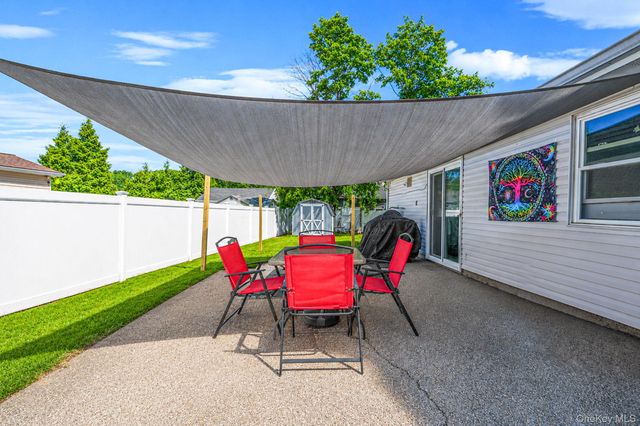 100 Patchogue Holbrook Road, Ronkonkoma, NY 11779